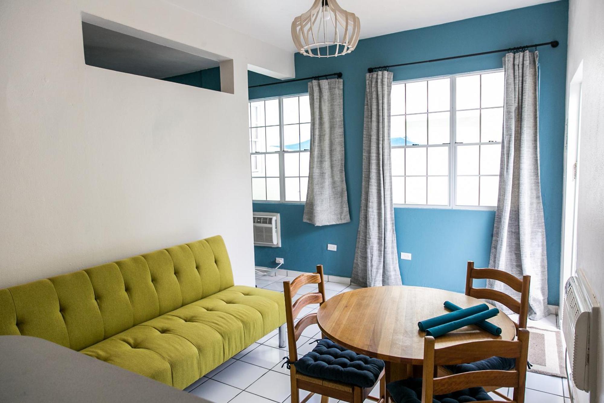 Numero Uno Beach Apartments 산후안 외부 사진