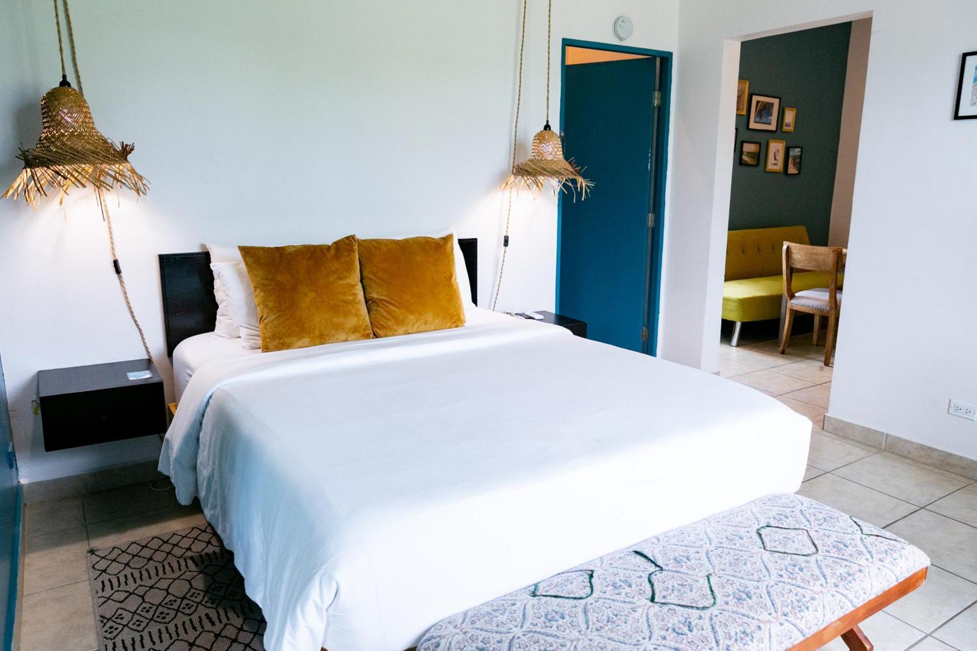 Numero Uno Beach Apartments 산후안 외부 사진